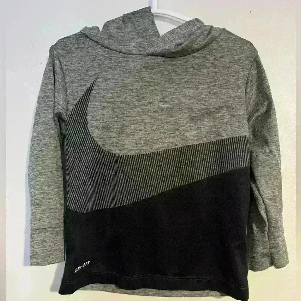Boys 18 Nike drifit pullover. Black and gray EUC
